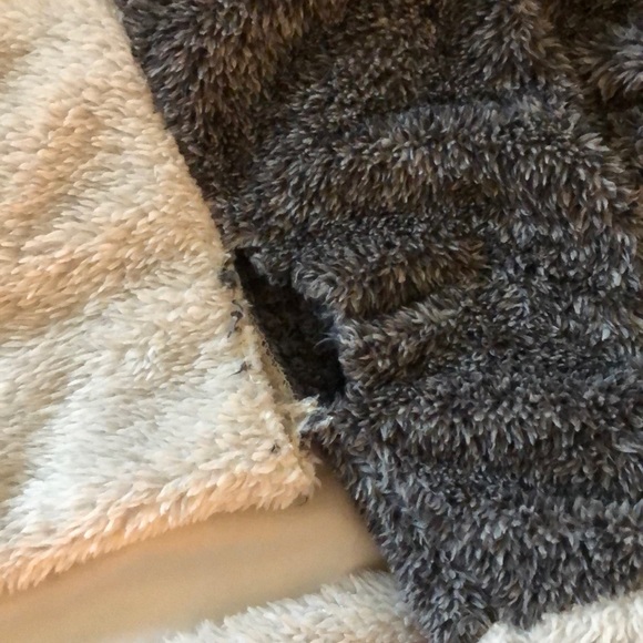 Doe & Rae Pullover - Picture 4 of 4